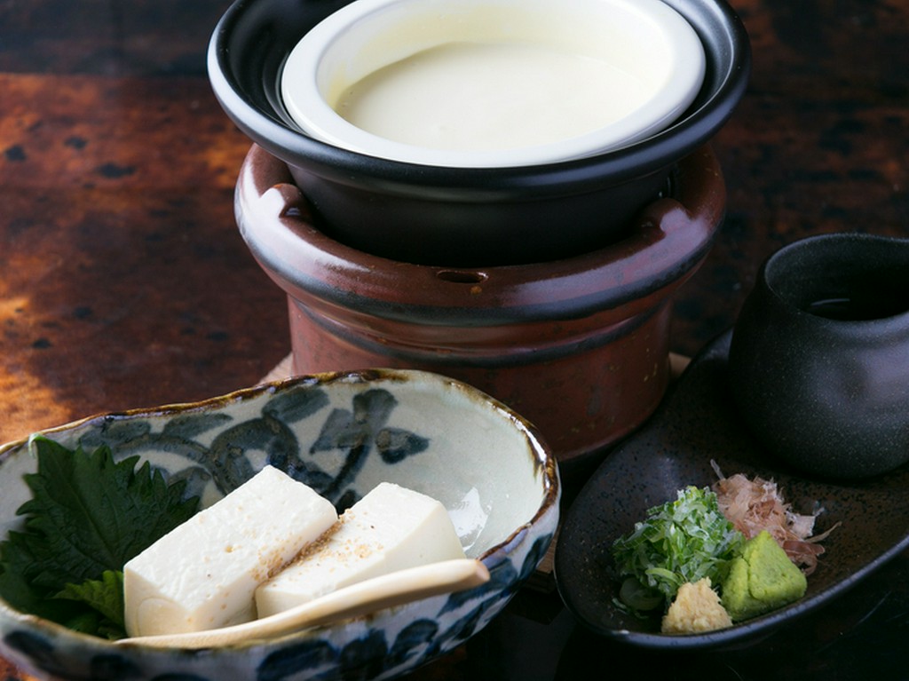 豆乳からつくる、濃厚な素材の味わいが深い逸品『手づくり豆腐』