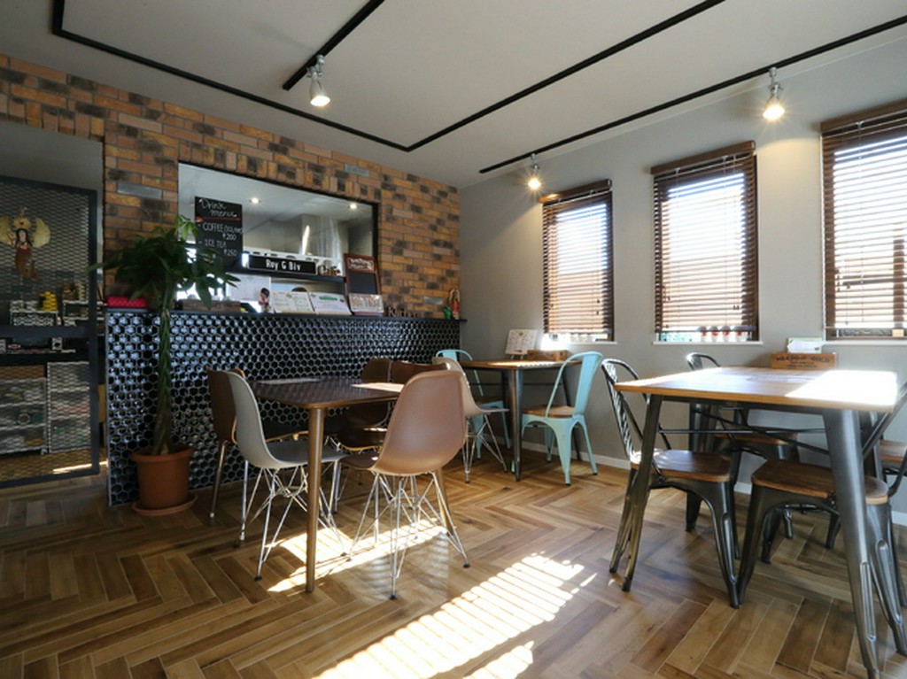 カリフォルニア風のオシャレなカフェで、ウキウキ感もアップ