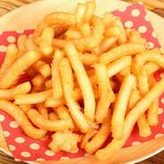 メニューが豊富なので、お子様は『イチゴ』や『バナナ』、甘い物が苦手なお父さんは『ローストビーフ』などのガッツリ系はいかがですか。みんなで『ラスポテト』をシェアしたり、愉しめること間違いなしです。