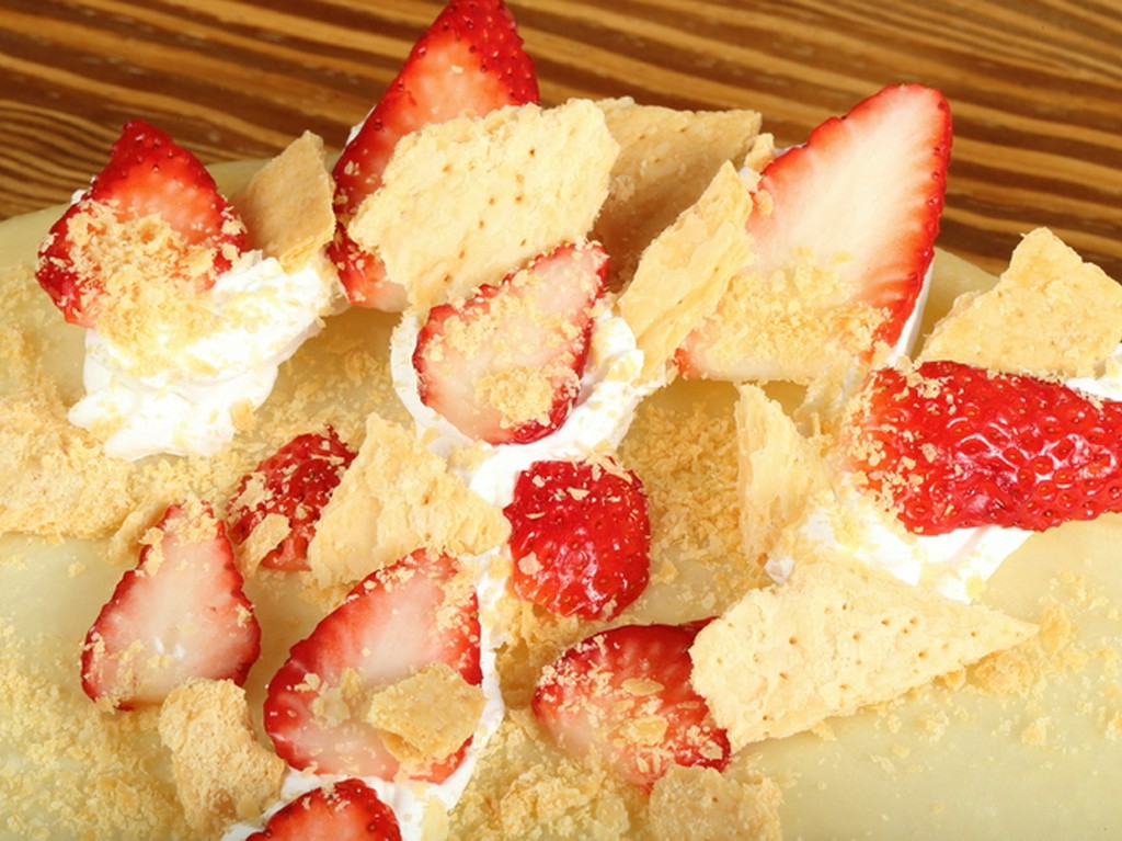 静岡で長く愛されているイチゴ・あきひめを使った『イチゴミルフィーユ（イチゴ・生クリーム・パイ生地）』