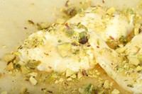 チーズ好きな方におすすめのメニュー。ハチミつとの相性やピスタチオの食感が愉しめます。