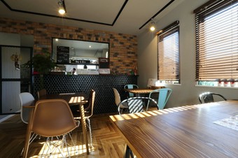 メニューが充実しているクレープを食べながら家族でワイワイ