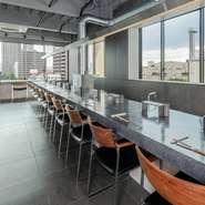 衣はサクサク、中身はジューシーな『串揚げ』。店主が素材から火加減までこだわり、一つ一つ仕上げています。接待や大切な人との食事にぜひご利用ください。