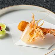 近海の新鮮な海老を使用『車海老の串揚げ』