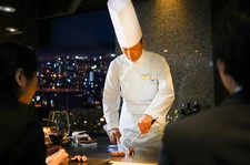 A-5黒毛和牛フィレステーキと季節を楽しむ野菜の鉄板焼きコース。