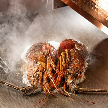ふらの和牛シャトーブリアンのガストロノミーディナー　天然伊勢海老  活えぞあわび　3/1～