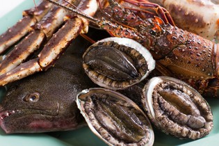 本物の味を物語ることのできる厳選素材、その旨味を開花させます