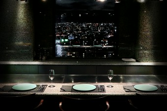 札幌市街の夜景をバックに、ロマンチックなプロポーズを！