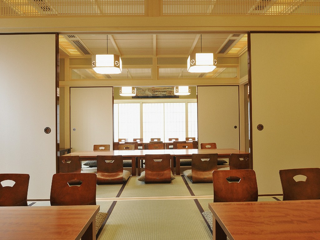 畳の部屋は最大40名様までご利用いただけます