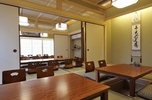 畳の部屋は最大40名様までご利用いただけます