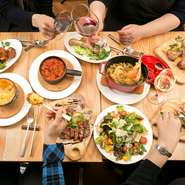 いも豚、水郷どりをはじめ、多種多彩の野菜は、千葉県栗源の道の駅から直送。特に野菜は生産者の名前が入っているものを使用しています。