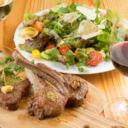 故郷・千葉県栗源から取り寄せたこだわり食材でつくる“創作洋風料理”とワインをお楽しみ下さい。