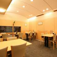 明るい店内は、ランチ・ディナーを問わず、ゆったりとした時間を過ごせます。デパート内にあるため、ショッピングの途中にもおすすめ。アクセスがとても良く雨や雪の日にも足元を気にせず食事を楽しめます。