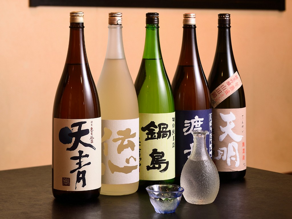 料理人自らが選んだ、魚に合う純米吟酒を多数ラインナップ