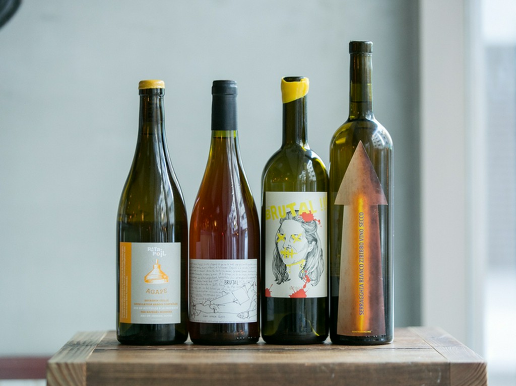 ワインはフランスの自然派を中心に