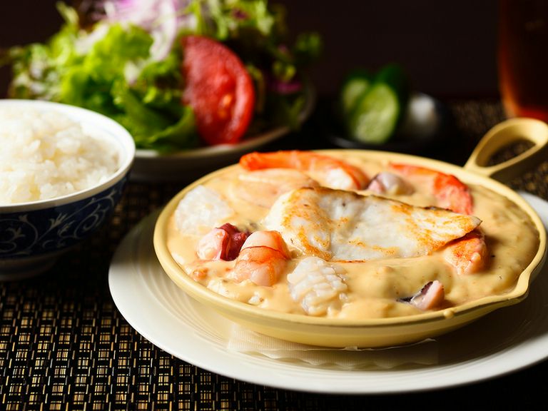 濃厚な魚介エキスが詰まった『魚介類のクリームシチュー』