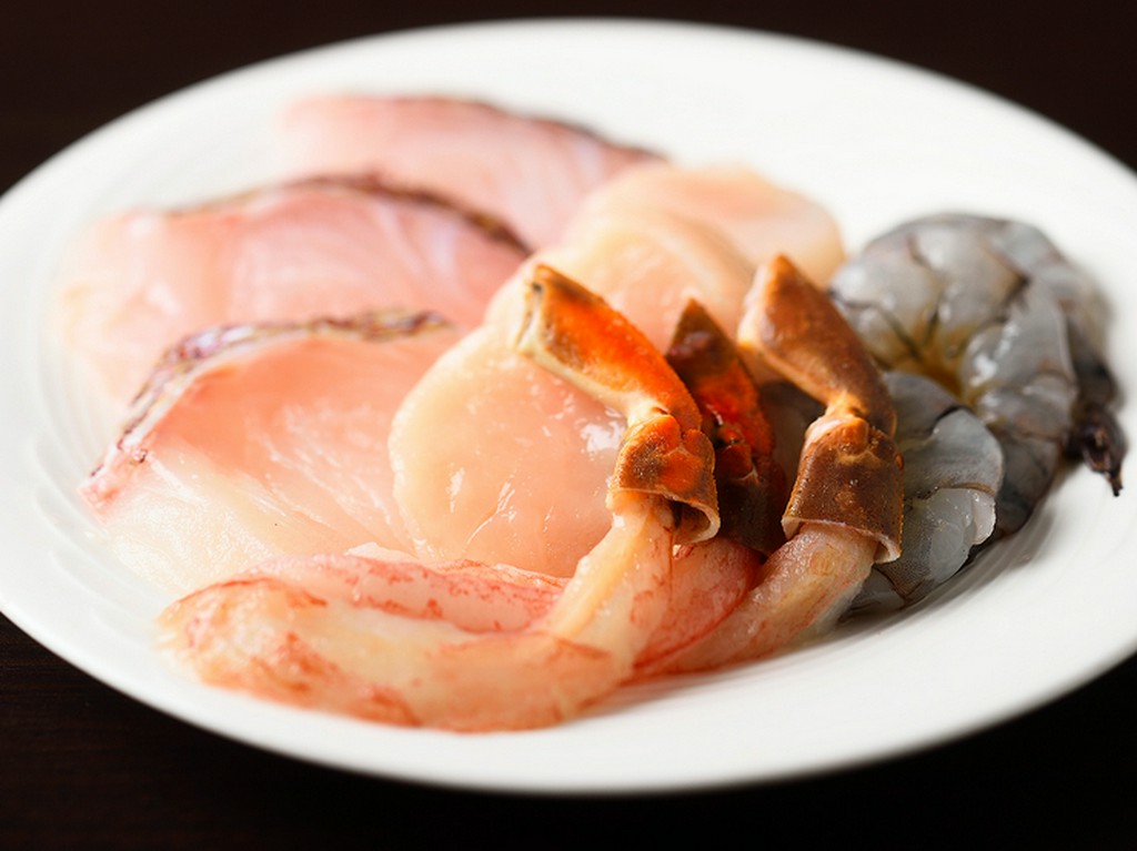 魚介類を贅沢に使うことで生まれる、唯一無二の味