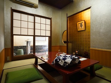 宝暦10年創業の老舗店で、ゆるりと過ごす