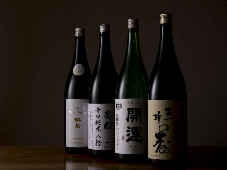 酒屋さんの意見を取り入れながら揃えた日本酒を豊富に用意