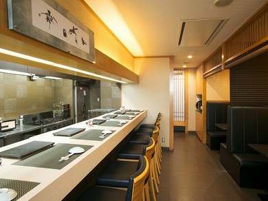 美味しい料理とお酒を楽しめるアットホームな空間