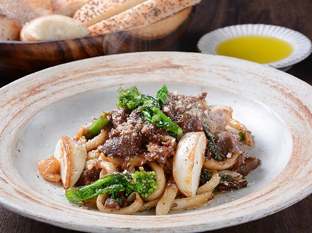 旬のジビエを使用した『猪のラグーソース手打ちパスタピチ』