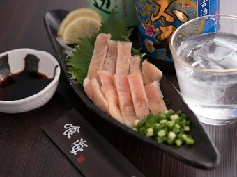 コリコリと弾力のある食感『ホルモン刺』