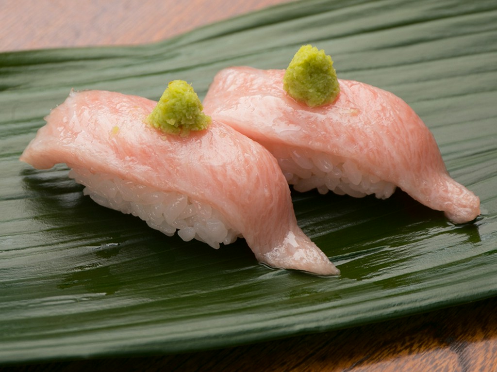 「2貫でこの金額?!」と誰もが驚く『本まぐろ カマ』にぎり