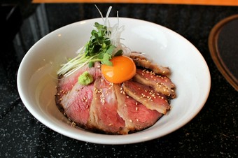 レアローストビーフ丼