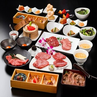 < Makan Malam tersedia di sini > Hidangan daging tanpa lemak premium