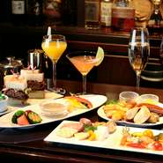 オリジナルカクテルやビールなど、お酒との相性抜群の料理が人気。黒毛和牛を使ったビーフシチューなどフードも充実。女子会や歓送迎会などにおすすめのお得なセットプランもご用意しています。