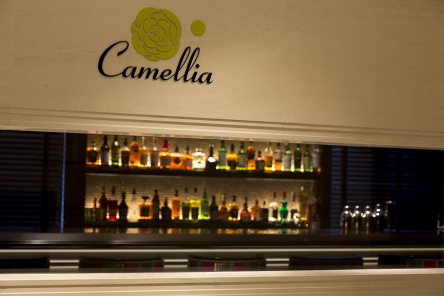 東京駅からすぐ。エレガントなホテルバー