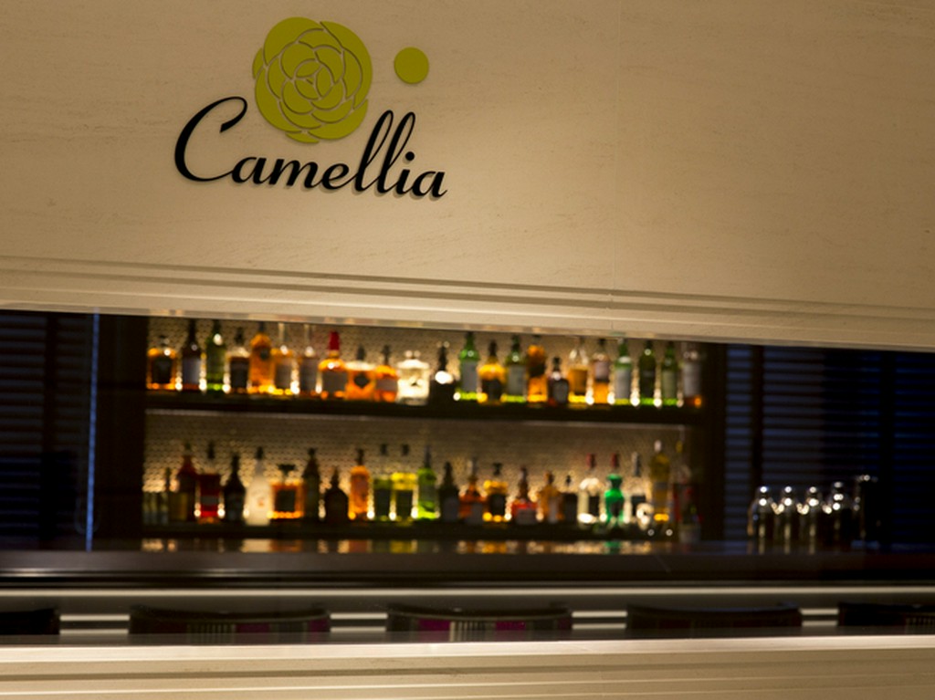 東京駅からすぐ。エレガントなホテルバー