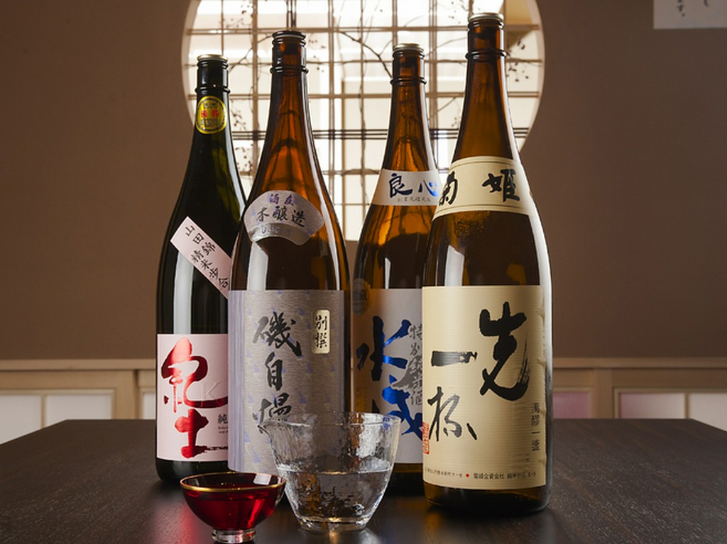 酢飯に合う柔らかな口当たりのものを揃えている日本酒