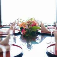 「お客様にとって、わがままが言えて長くお付き合いしていただける店でありたい」とは料理長の言葉。実際、予約の際に予算や要望を伝えると、料理については一切おまかせという人が多いそう。