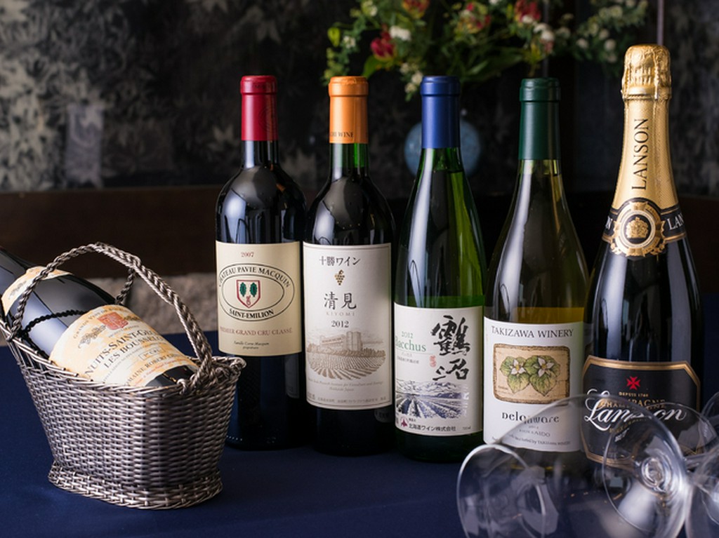 ホテル専属ソムリエ厳選のワイン