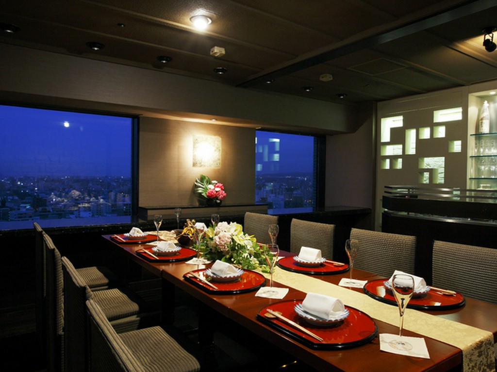 豊平川、中島公園、光の宝石箱のような札幌の夜景も堪能できます