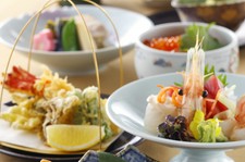※2名様より承ります
16000円、20000円、25000円のコースよりお選びいただけます。
＜サービス料込・税込＞