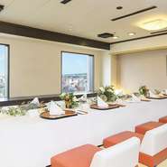 3日前の12時までに要予約
<サービス料込・税込>
※写真はイメージです。
※2名様より承ります
※1グループにつき同一メニューのご注文をお願いいたします（異なるメニューのご注文はお受け致しかねます）
※季節や仕入れ状況により料理内容が若干異なる場合がございます
※写真のお鍋は二人前です