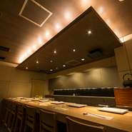 ゲストの心をしっかりと掴む隠れ家的な演出は、接待や会食などのビジネスシーンでの利用から、恋人との特別な日のデートにもうってつけです。
