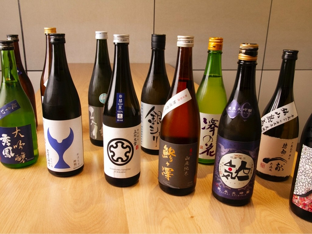 日本酒は常時15種以上ご用意。※保存状態にも細心の注意を払いご用意しております。