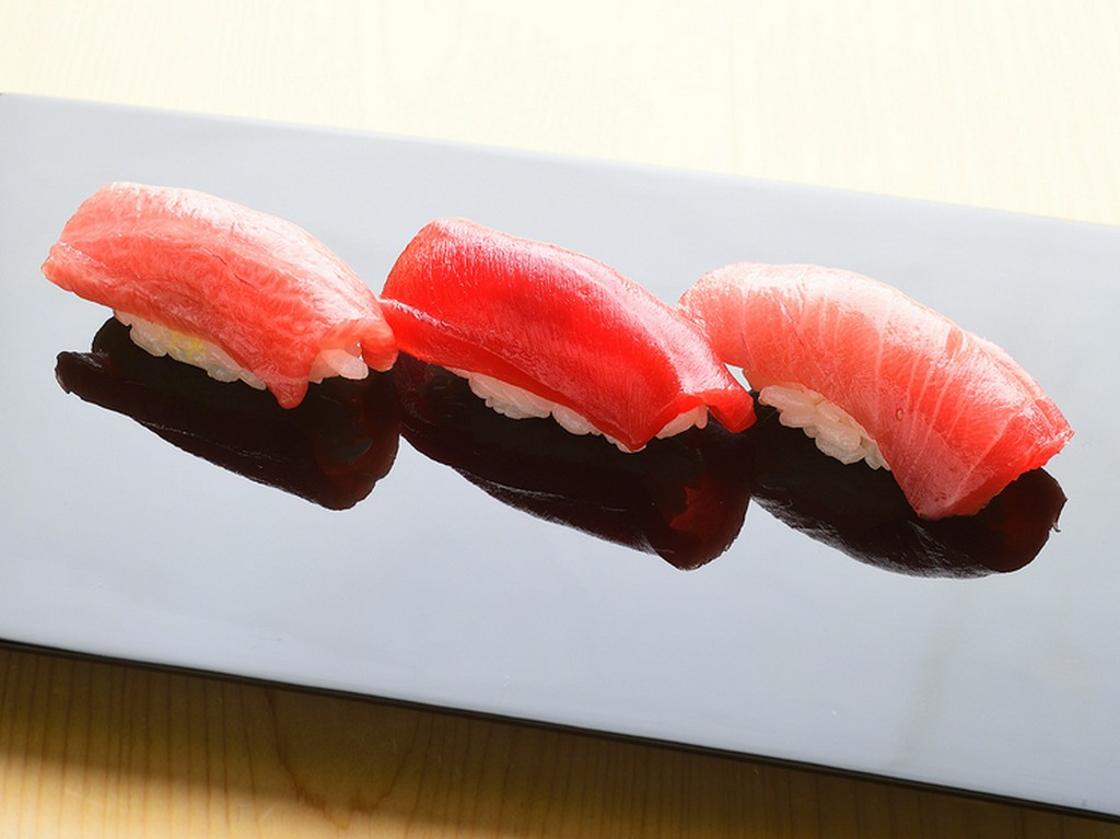 味わいの異なるマグロを食べ比べ『大トロ　赤身　中トロ』