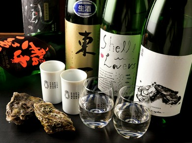 系列店の日本酒バー【百蔵】から利き酒師厳選の日本酒が揃います