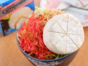 チーズがとろける『カマンベールもんじゃ焼き』