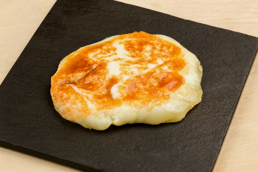 北海道・新田牧場より空輸しているカチョカバロチーズ