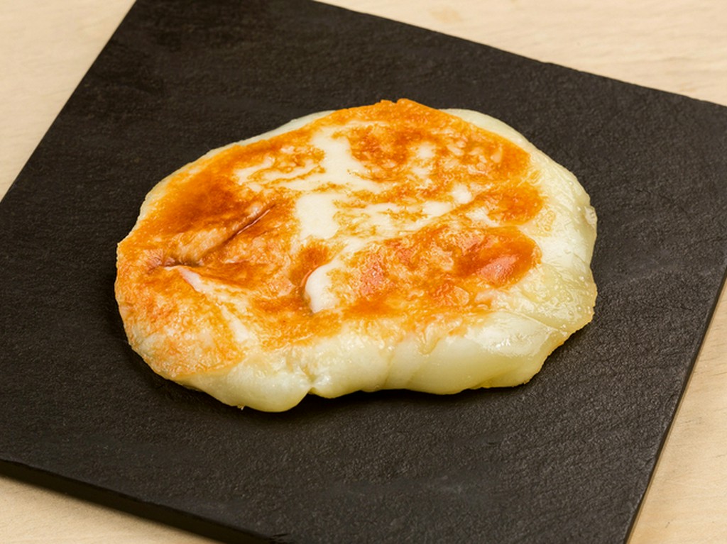 北海道・新田牧場より空輸しているカチョカバロチーズ