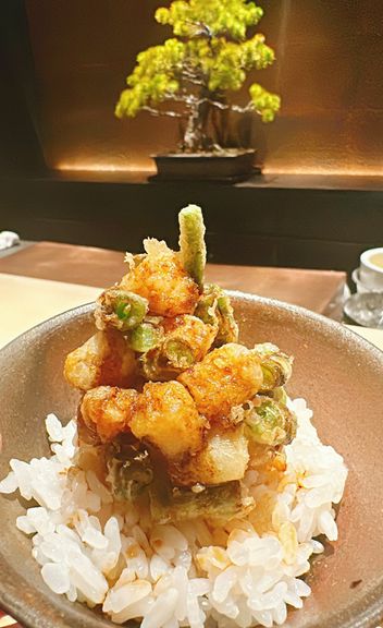 揚物専門店ならではのこだわり!『かき揚げ丼』は〆に