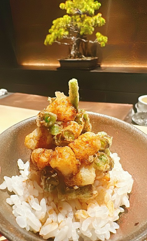 揚物専門店ならではのこだわり！『かき揚げ丼』は〆に