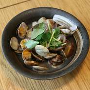 ASARI BUTTER
steamed clams with sake, butter