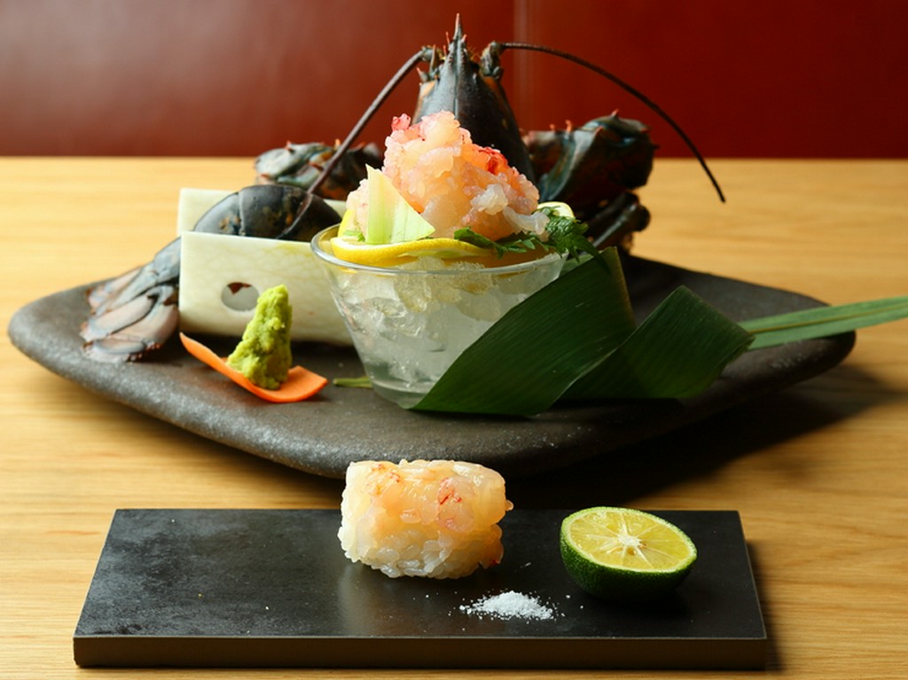 新鮮だからこそ、提供できる逸品　『ロブスター寿司』と『ロブスター刺身』