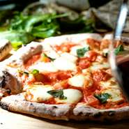 ピザの王道マルゲリータ!!ピザ生地はもちろん手作り。シャンティの本格イタリアンを召し上がれ。
